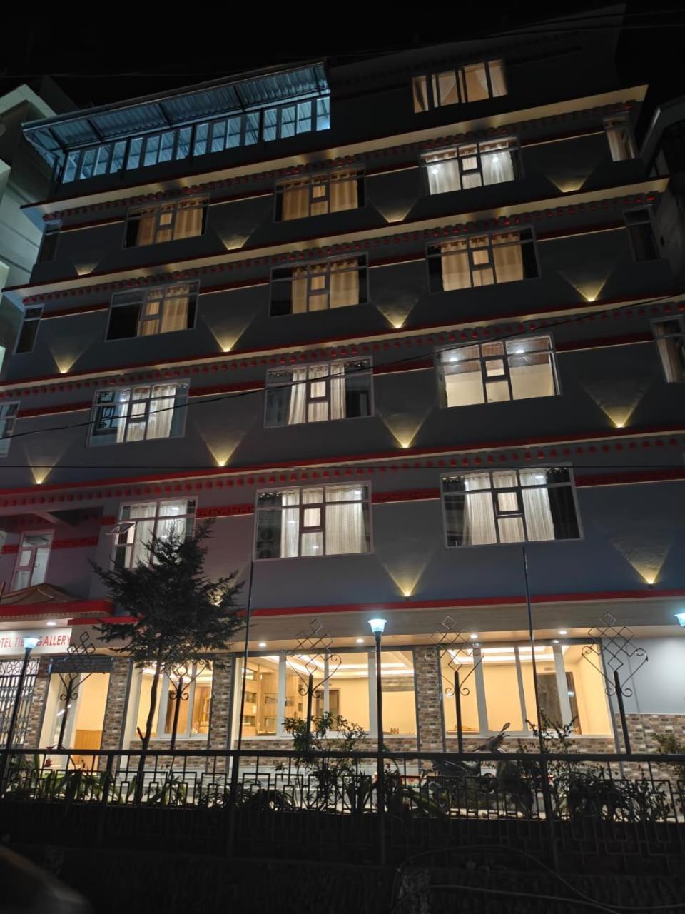 Hotel Tibet Gallery Gangtok Buitenkant foto